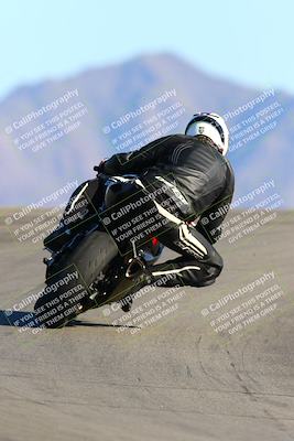 media/Jan-09-2022-SoCal Trackdays (Sun) [[2b1fec8404]]/Turn 12 Backside (130pm)/